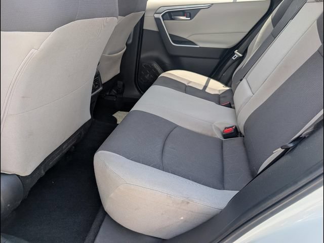 Used 2019 Toyota RAV4 XLE w/ Convenience Package FWD image 10