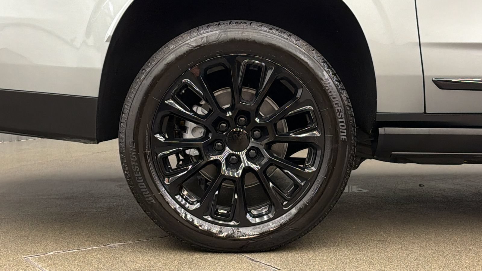 Used 2025 GMC Yukon XL Denali w/ Sun & Power Step Package AWD/4WD image 11