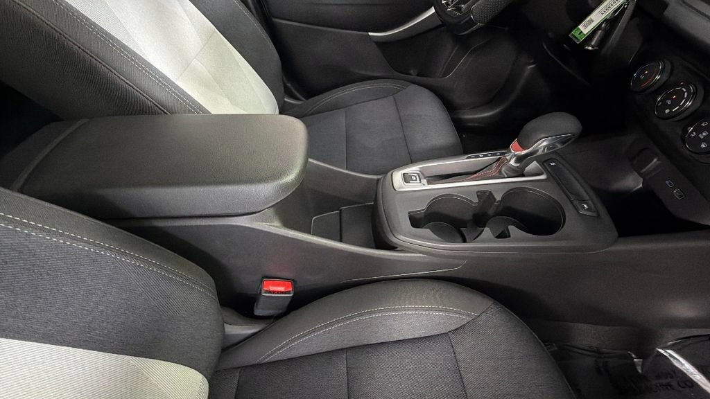 Certified 2024 Chevrolet Trax RS w/ Driver Confidence Package FWD image 35