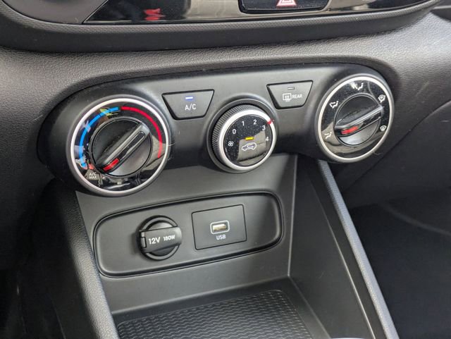 Used 2021 Hyundai Venue SE FWD image 22