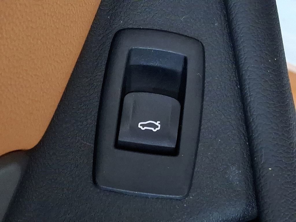 Certified 2023 BMW 530i xDrive w/ Premium Package image 25