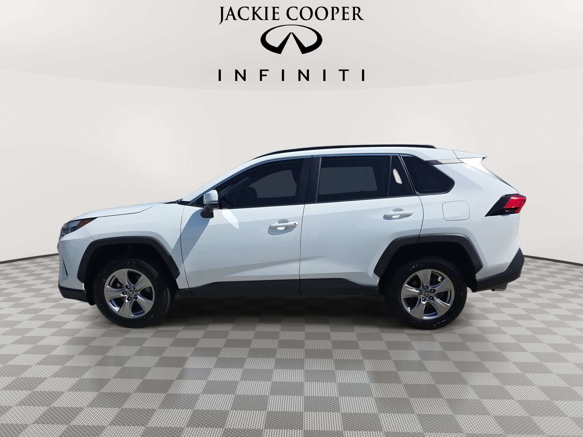 Used 2023 Toyota RAV4 XLE w/ Convenience Package FWD image 8