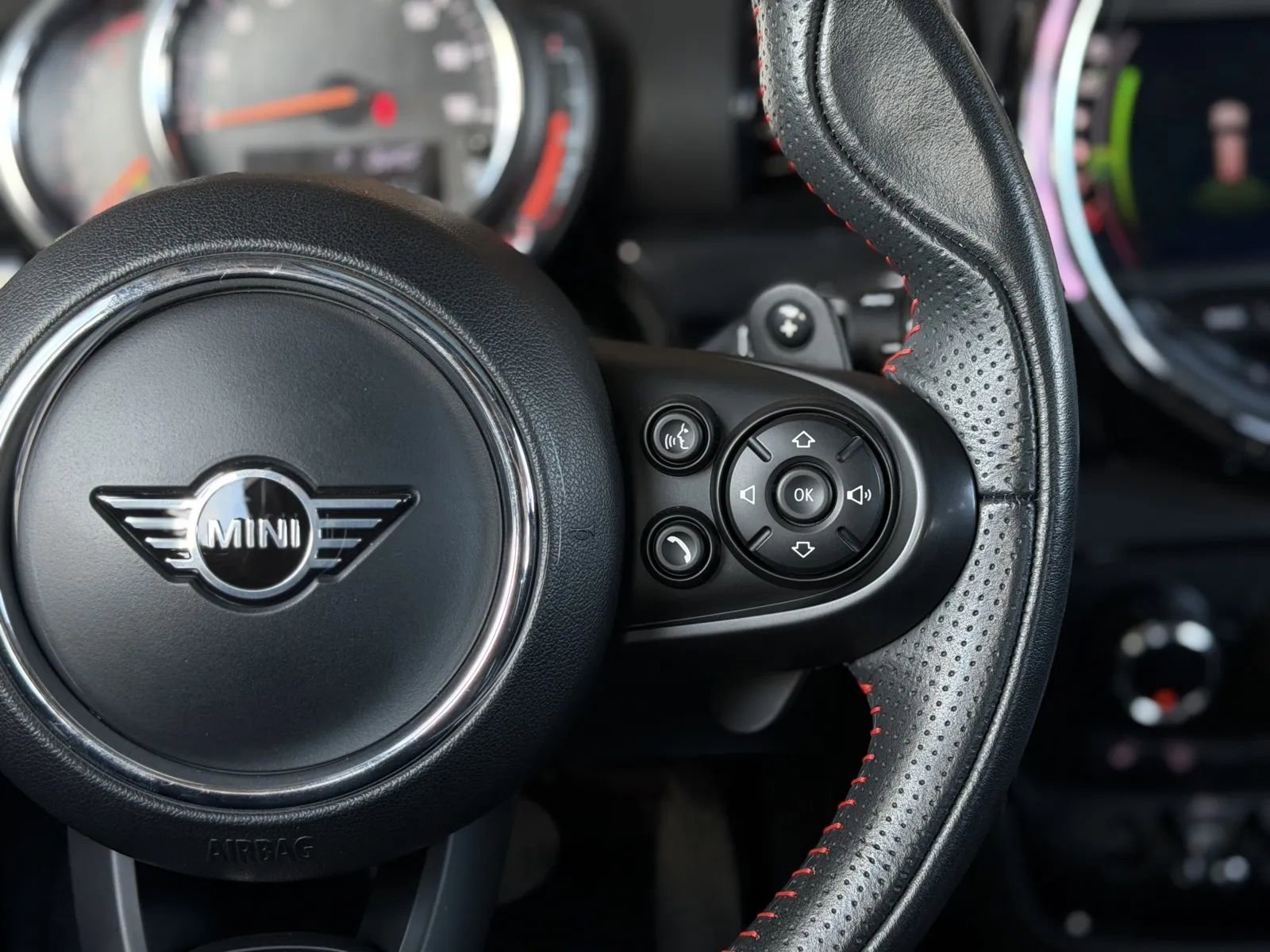 Used 2019 MINI Cooper Clubman S image 23