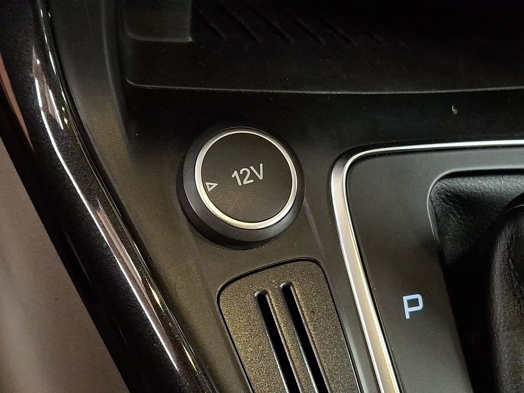 Used 2016 Ford Focus Electric Hatchback FWD image 22