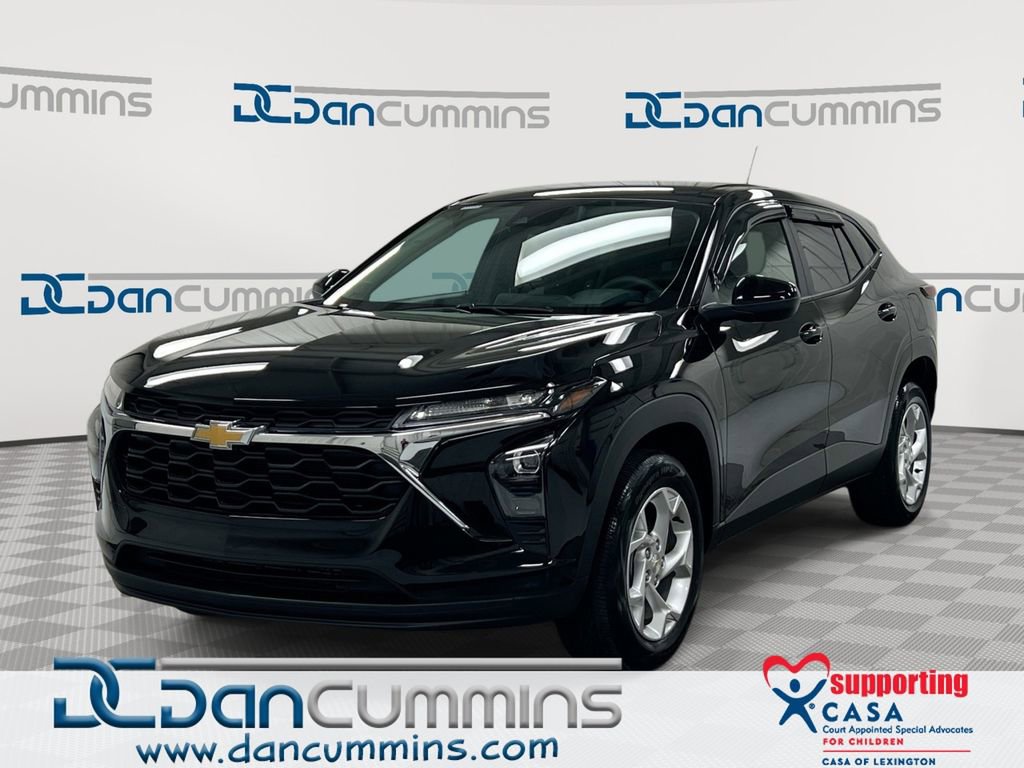 Used 2024 Chevrolet Trax LS w/ LS Convenience Package image 1