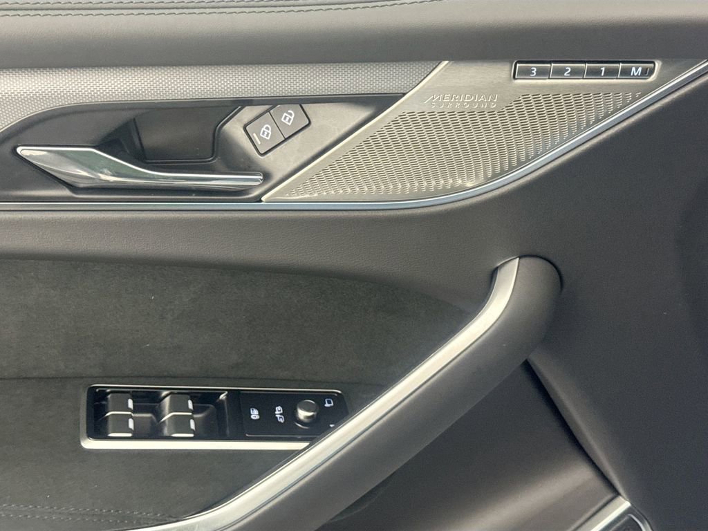 New 2026 Jaguar F-PACE SVR image 17