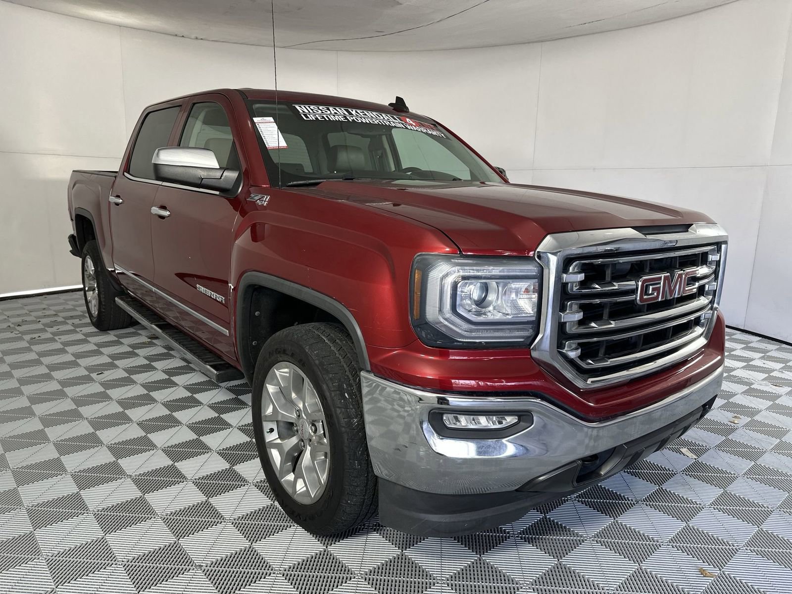 Used 2018 GMC Sierra 1500 SLT w/ SLT Premium Package image 2