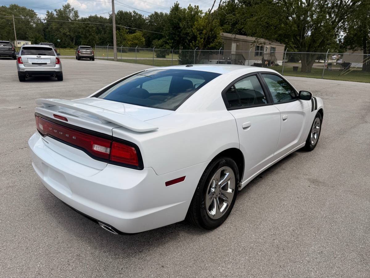 Used 2014 Dodge Charger SE w/ Sport Appearance Group RWD image 4