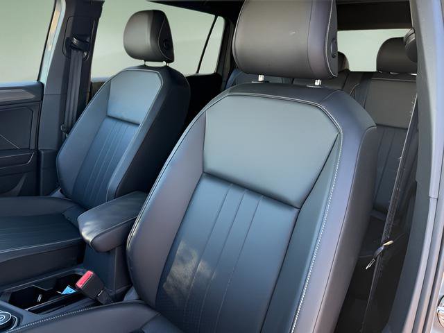 Used 2022 Volkswagen Tiguan SE R-Line image 14