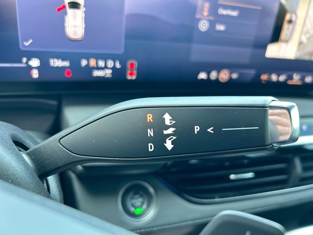 Used 2025 Buick Enclave Preferred AWD/4WD image 16