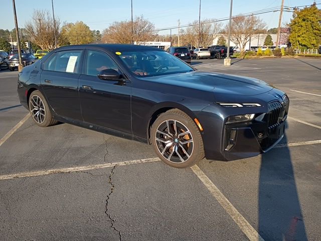Used 2023 BMW 760i xDrive image 2