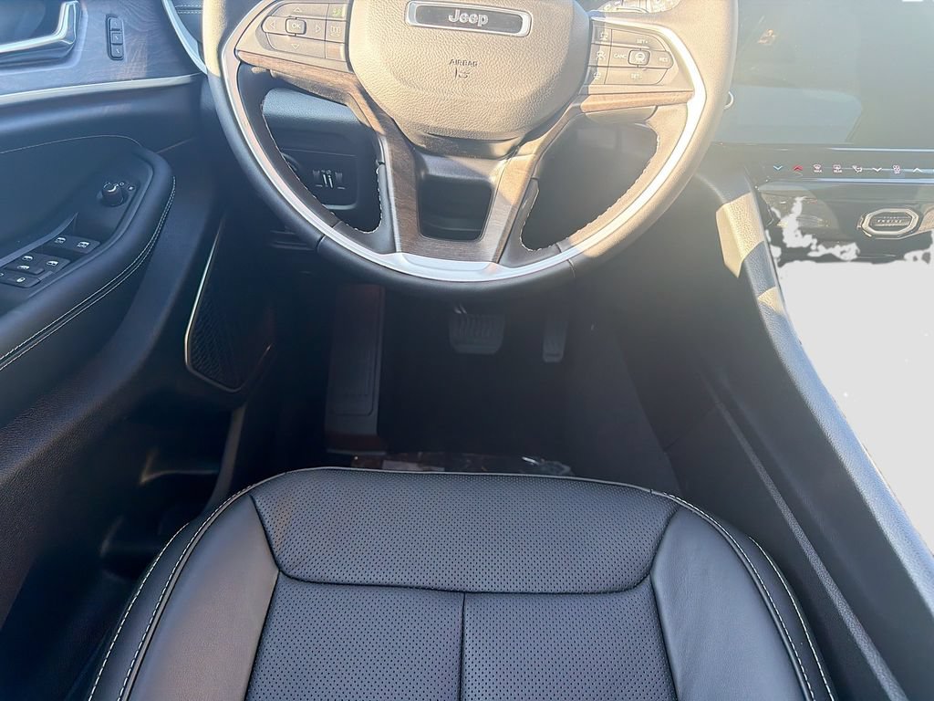 New 2026 Jeep Grand Cherokee Limited AWD/4WD image 16