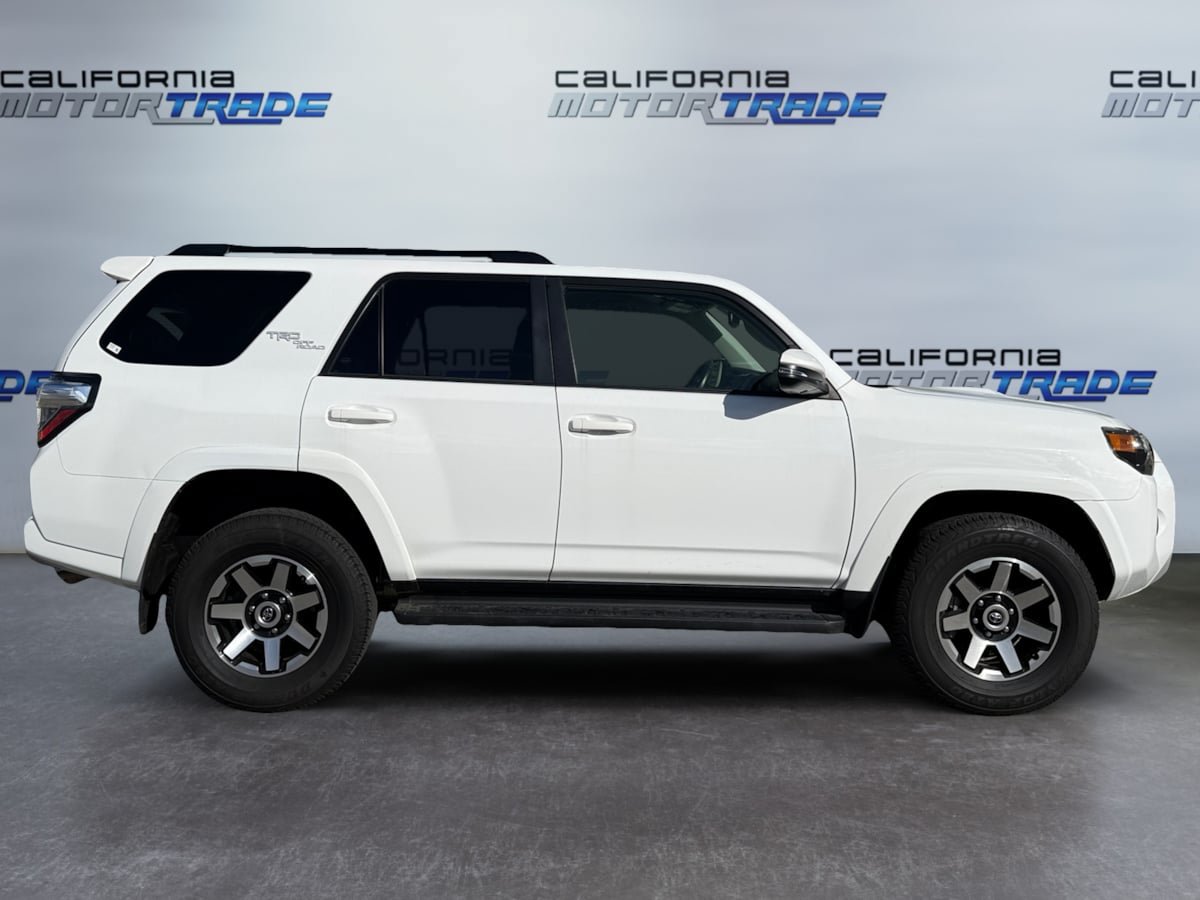 Used 2024 Toyota 4Runner TRD Off-Road Premium AWD/4WD image 4