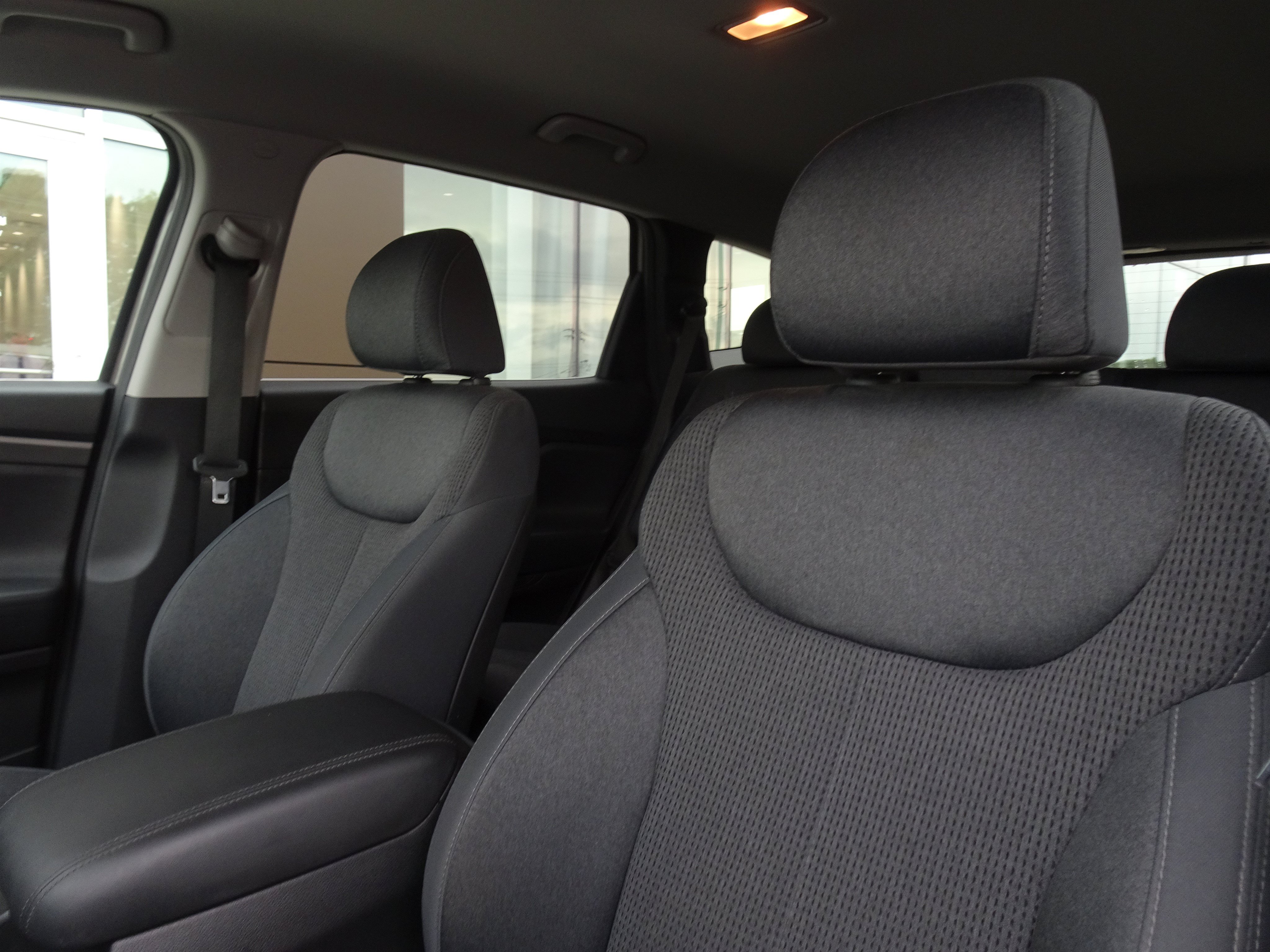 Used 2019 Hyundai Santa Fe SEL FWD image 10