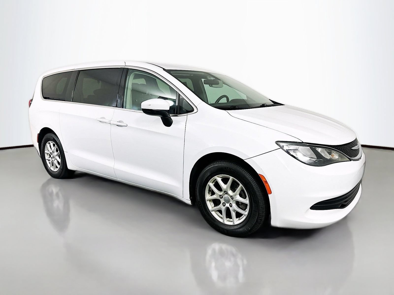 Used 2018 Chrysler Pacifica LX