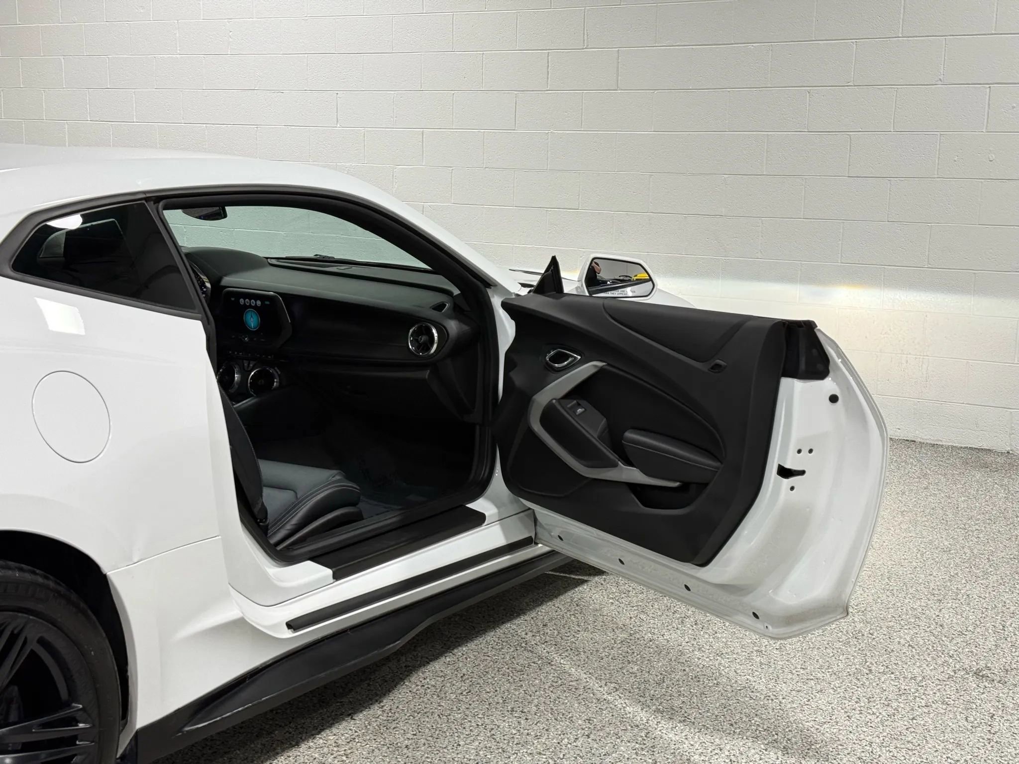 Used 2018 Chevrolet Camaro SS image 42