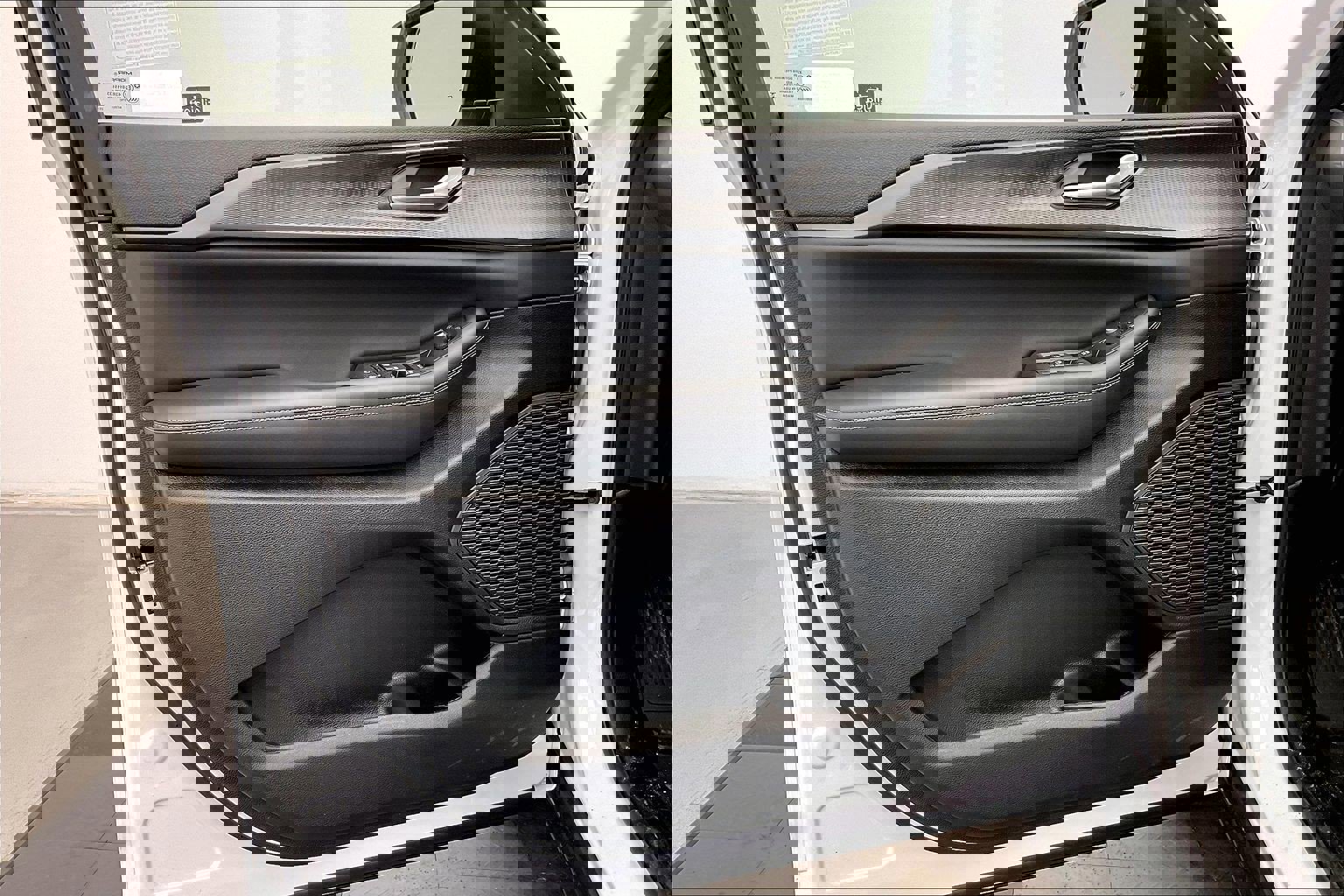 New 2025 Jeep Grand Cherokee Laredo X w/ Luxury Tech Group I image 12