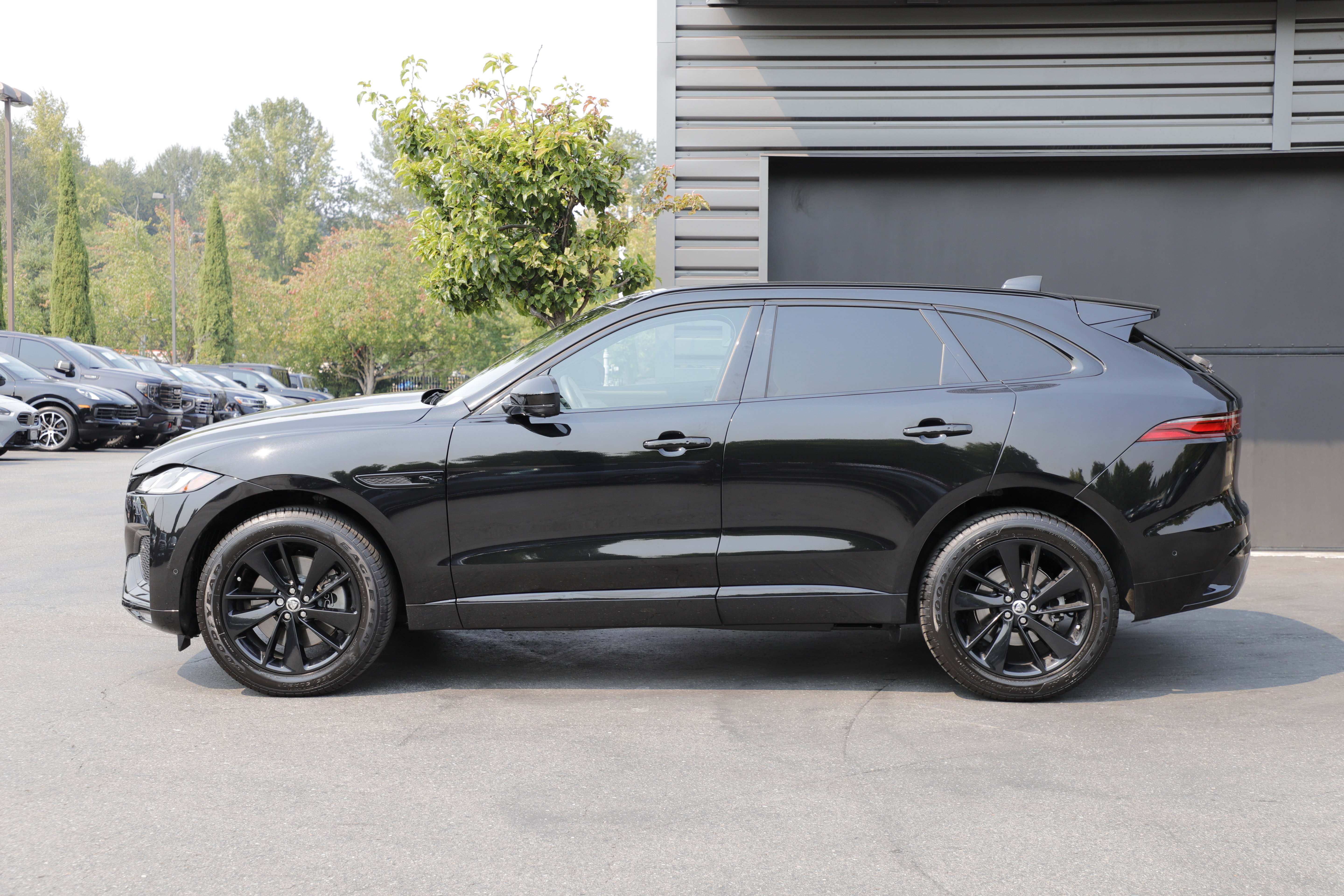Certified 2026 Jaguar F-PACE R-Dynamic S AWD/4WD image 7
