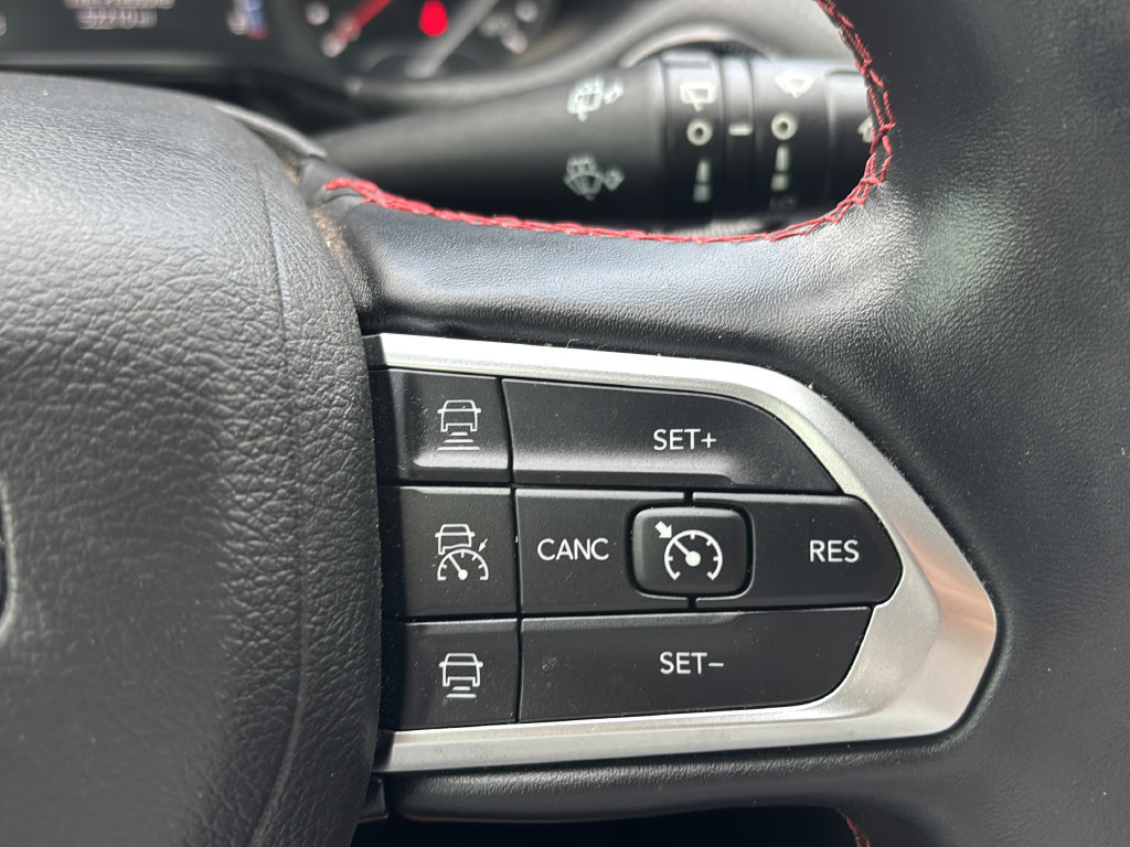 Used 2022 Jeep Compass Trailhawk w/ Trailhawk Convenience Group AWD/4WD image 23