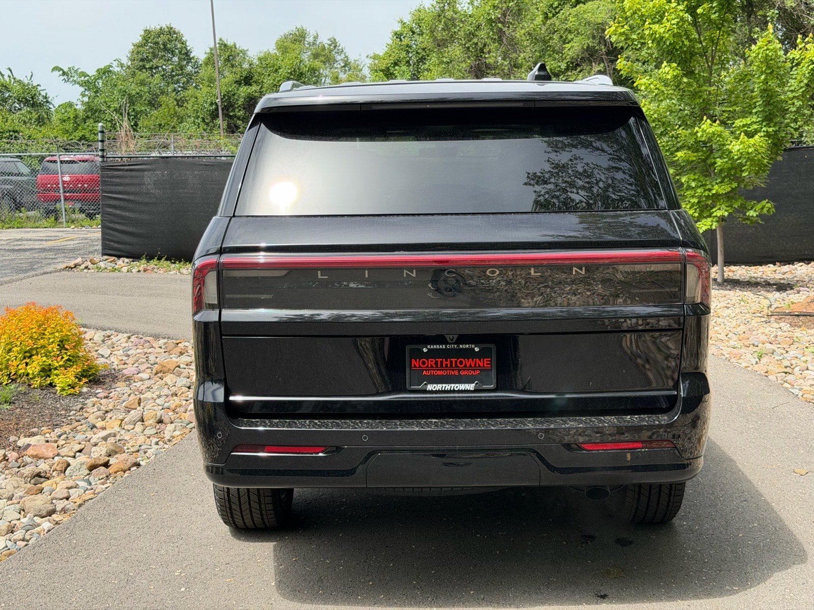 New 2026 Lincoln Navigator Reserve AWD/4WD image 4
