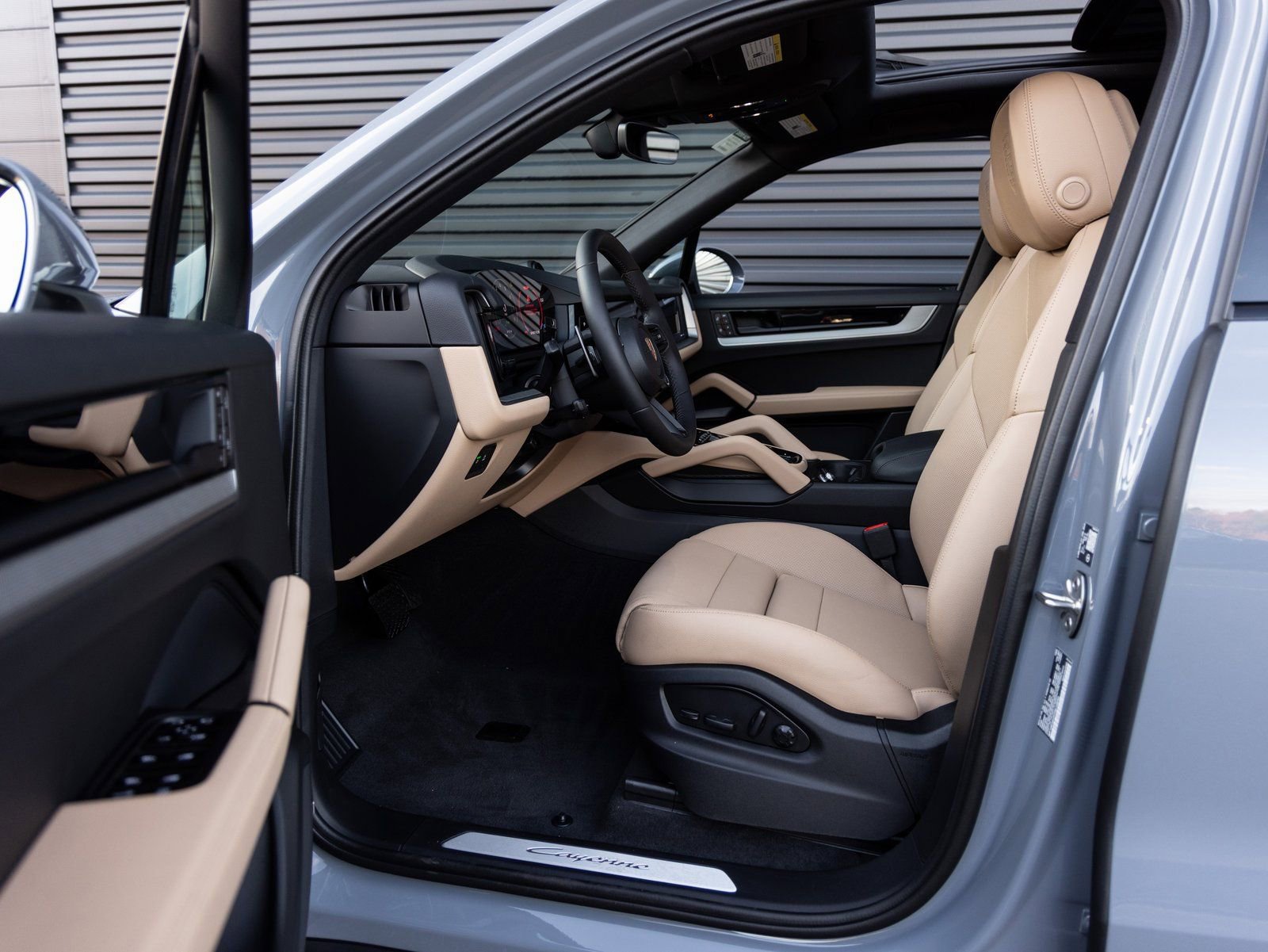 Certified 2026 Porsche Cayenne E-Hybrid image 24