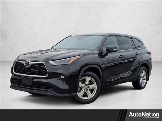 Used 2022 Toyota Highlander LE