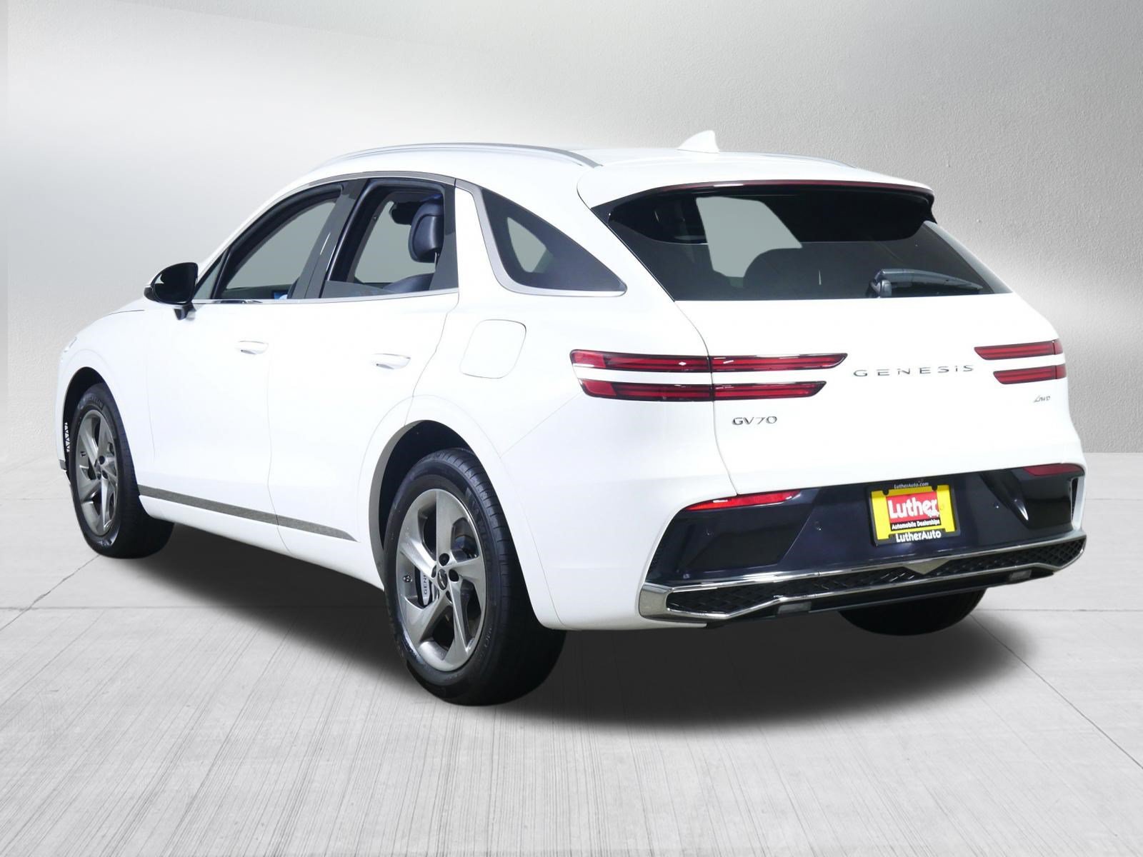 Certified 2026 Genesis GV70 2.5T Select AWD/4WD image 5