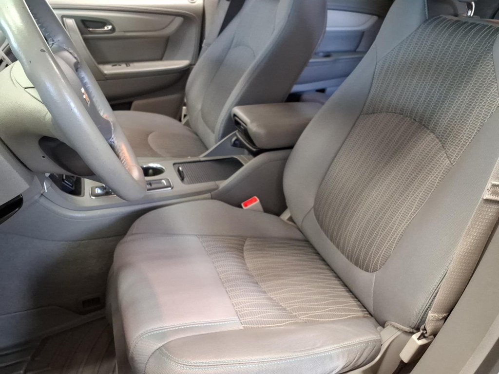 Used 2015 Chevrolet Traverse AWD LS image 17