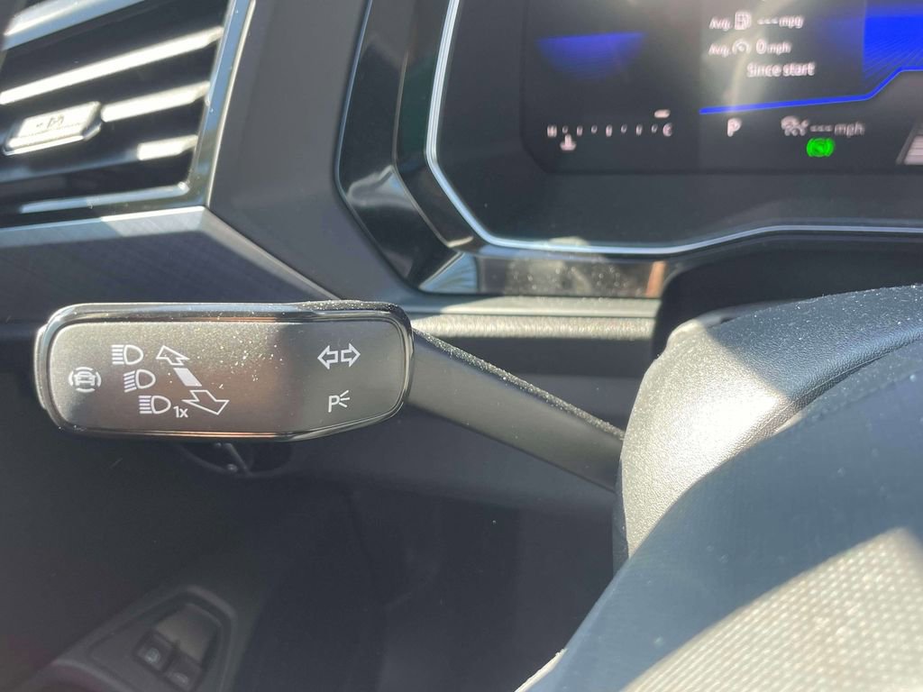 Used 2023 Volkswagen Jetta SE w/ Panoramic Sunroof Package image 24