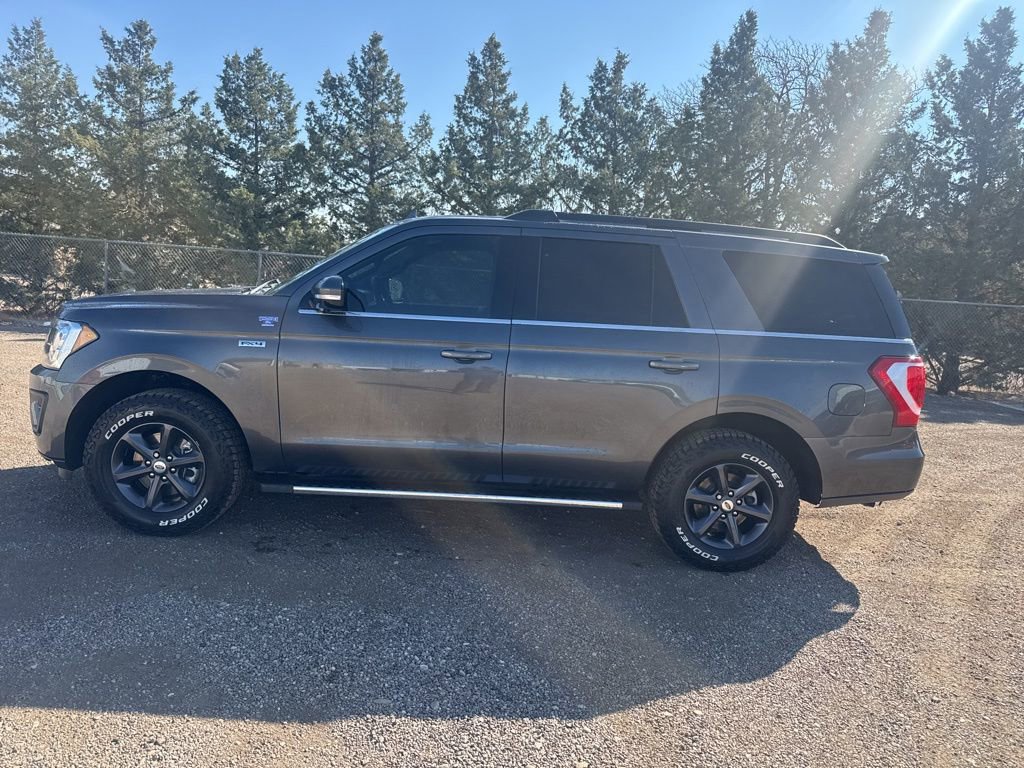 Used 2021 Ford Expedition XLT image 3