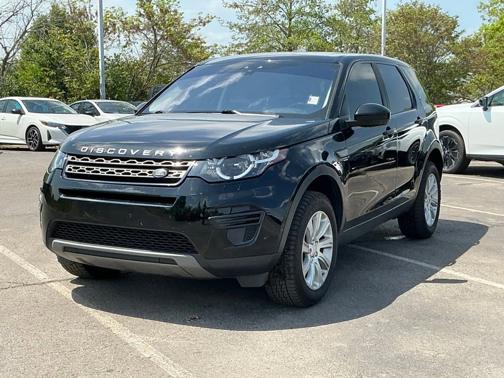 Used 2019 Land Rover Discovery Sport SE image 3