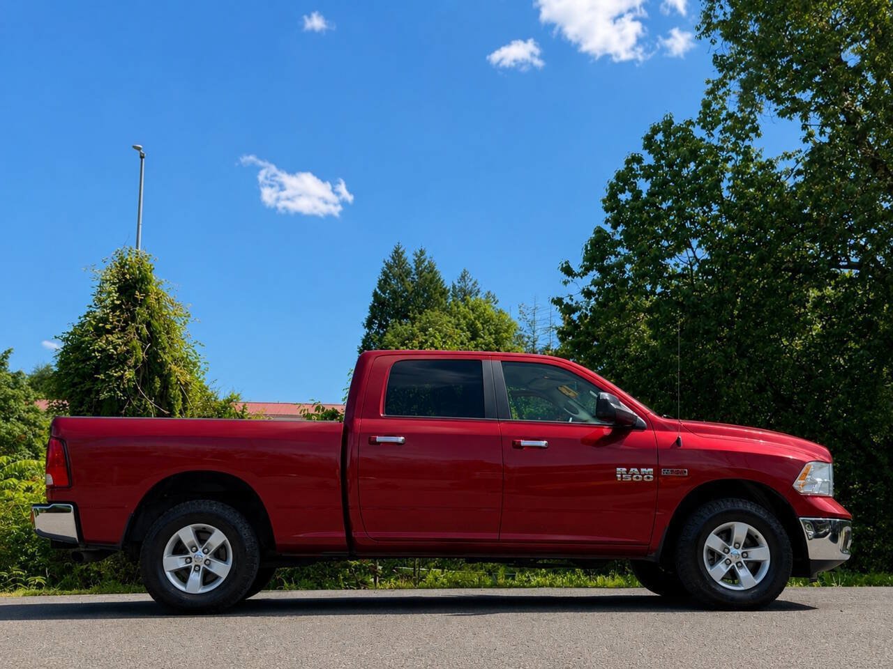Used 2015 RAM 1500 Classic SLT w/ Luxury Group AWD/4WD image 14