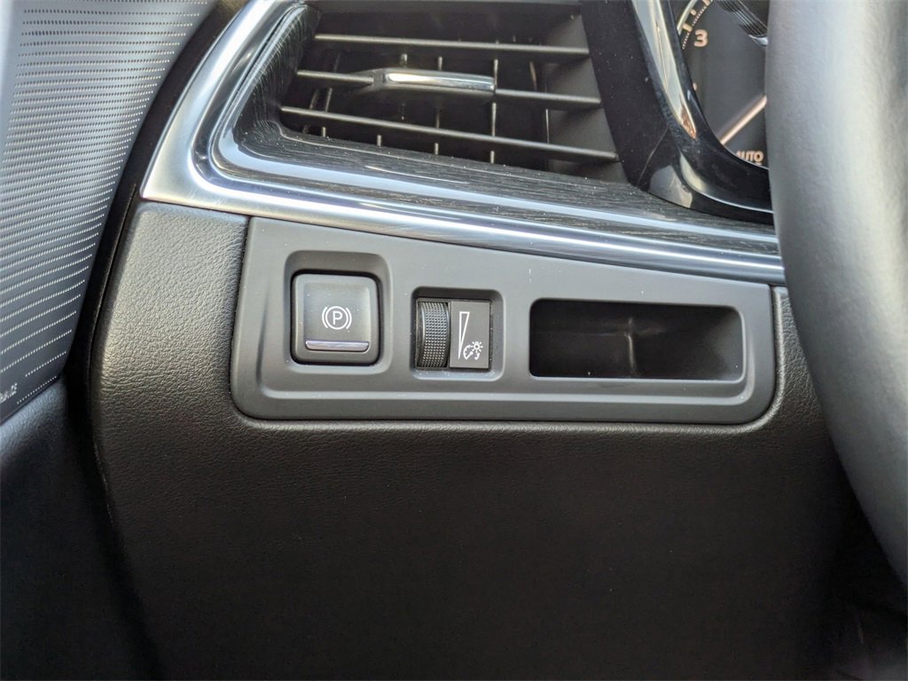 Used 2023 Cadillac XT5 Premium Luxury image 18