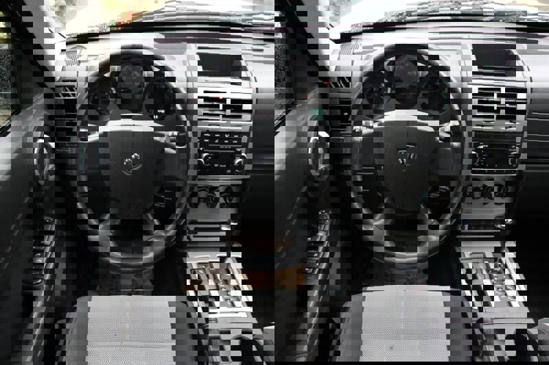 Used 2007 Dodge Nitro SXT image 17