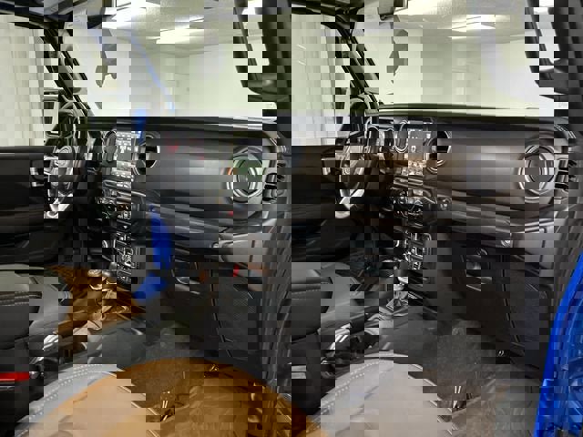 Used 2022 Jeep Gladiator Rubicon w/ Cold Weather Group image 28