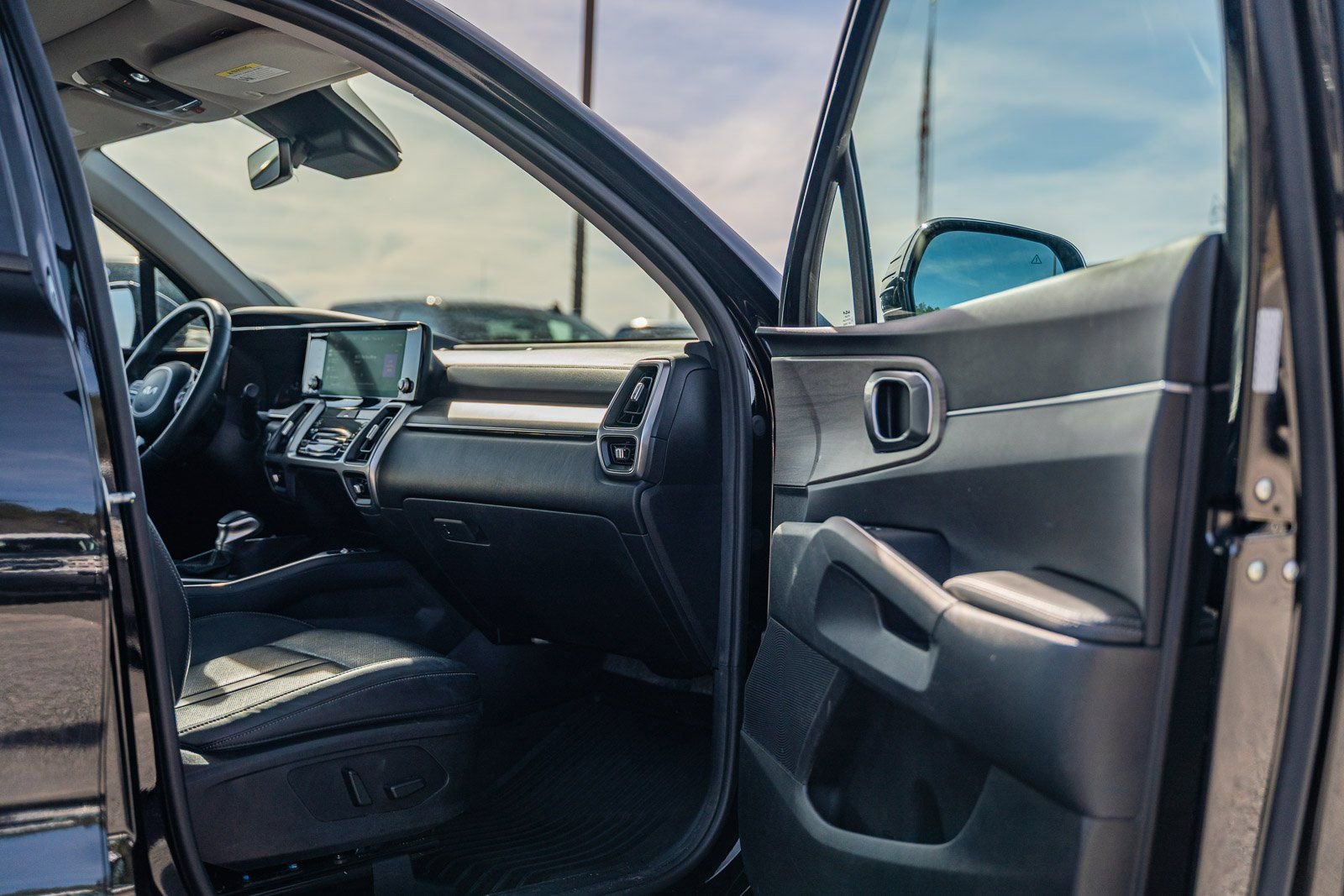 Used 2023 Kia Sorento X-Line EX image 13