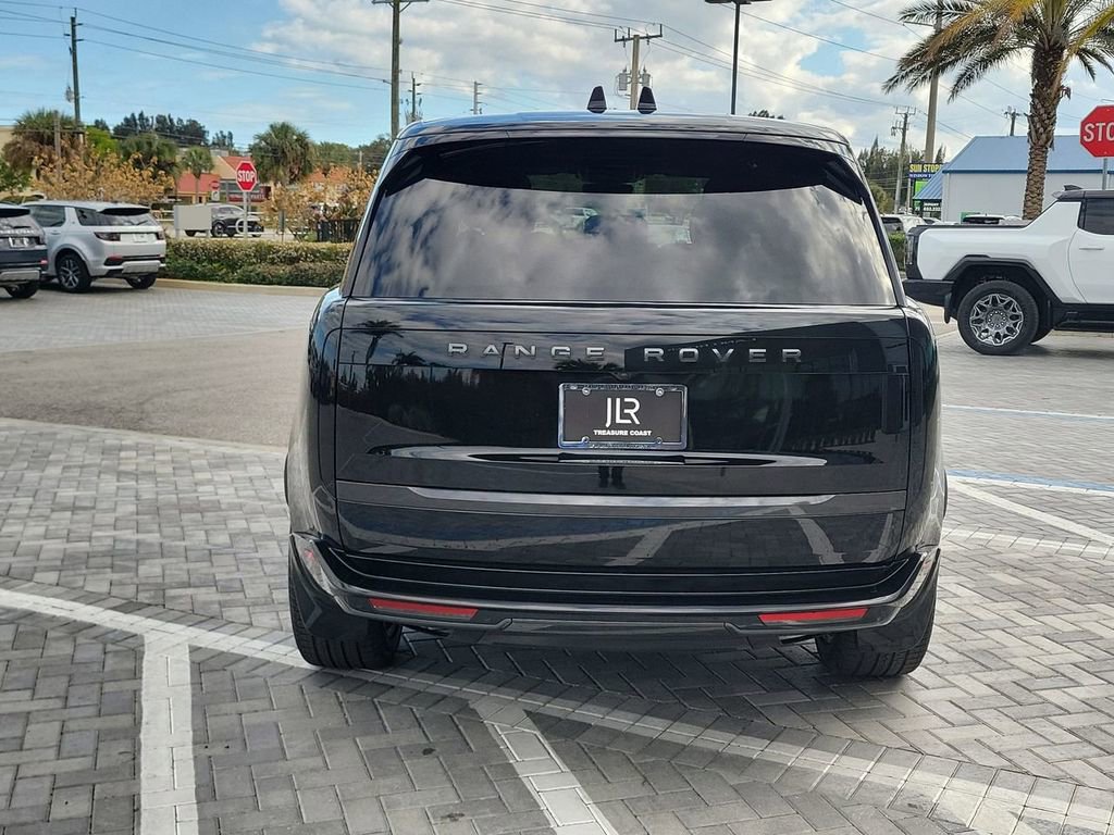 Used 2025 Land Rover Range Rover SE AWD/4WD image 4
