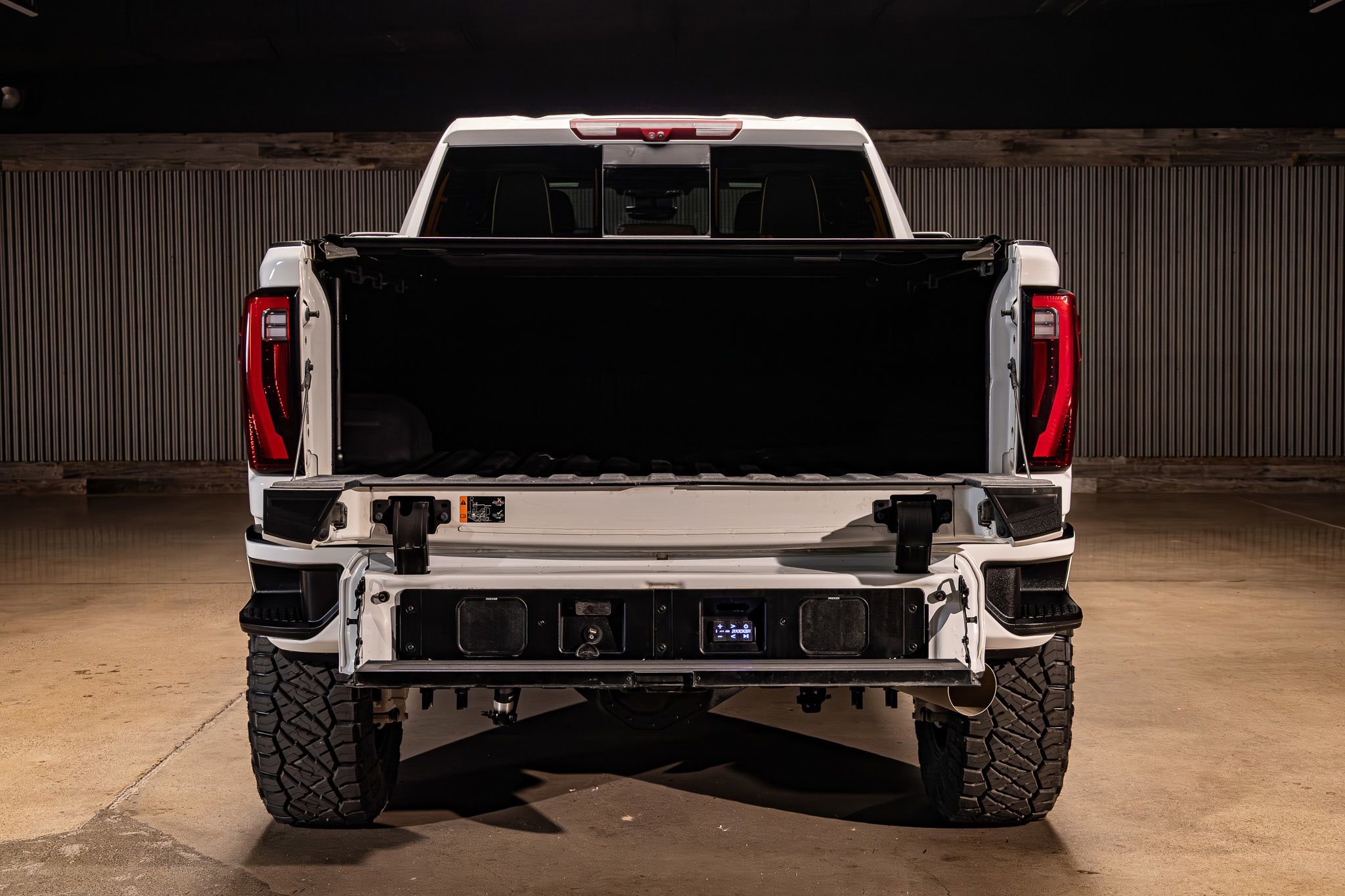 Used 2024 GMC Sierra 2500 Denali Ultimate image 9