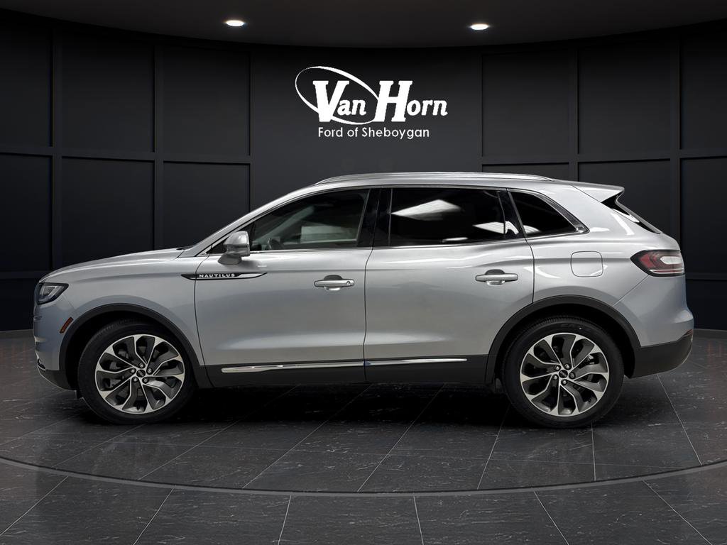 Used 2022 Lincoln Nautilus Reserve image 13