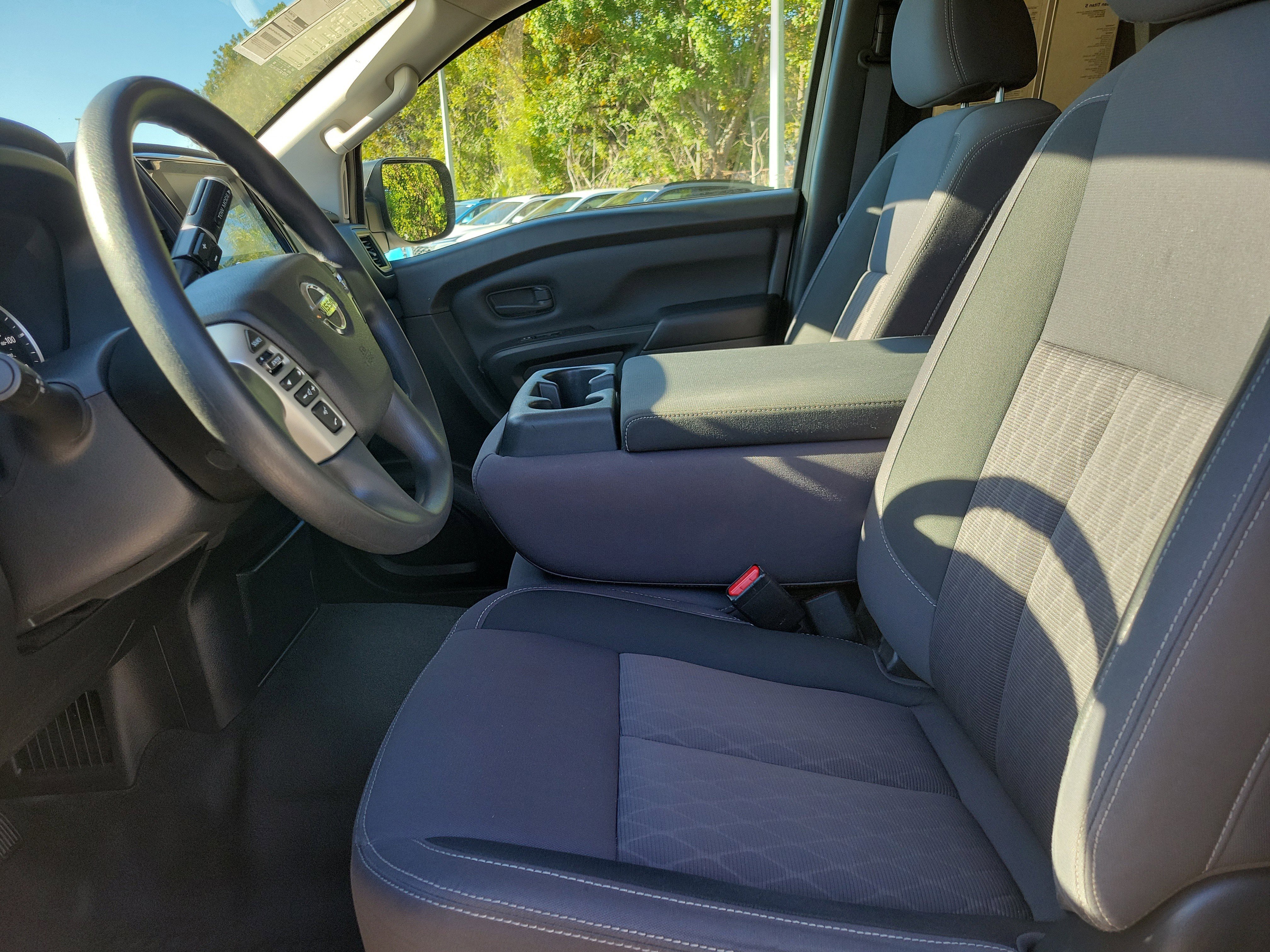 Used 2022 Nissan Titan S image 25