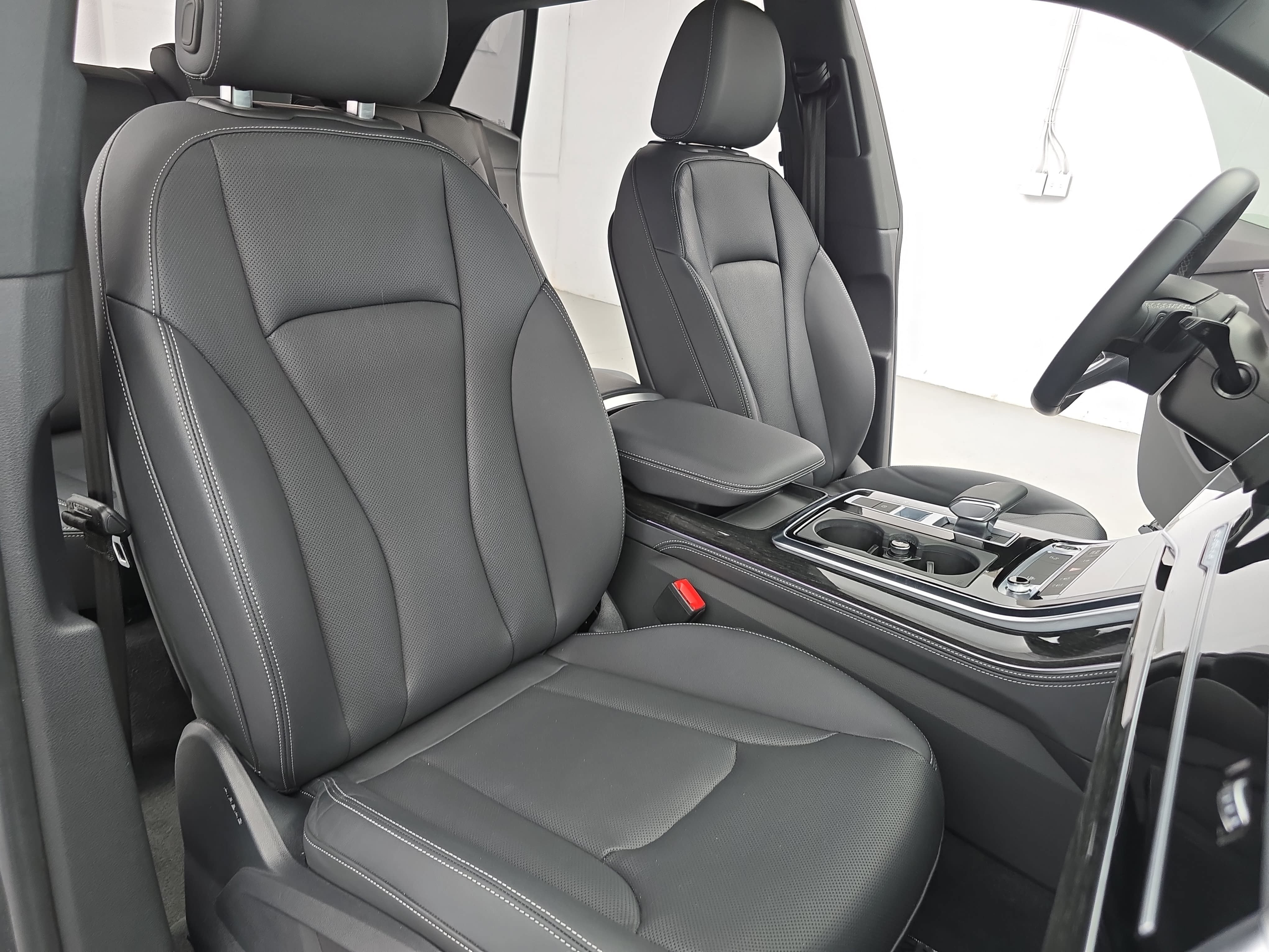 Used 2024 Audi Q8 Premium Plus AWD/4WD image 10