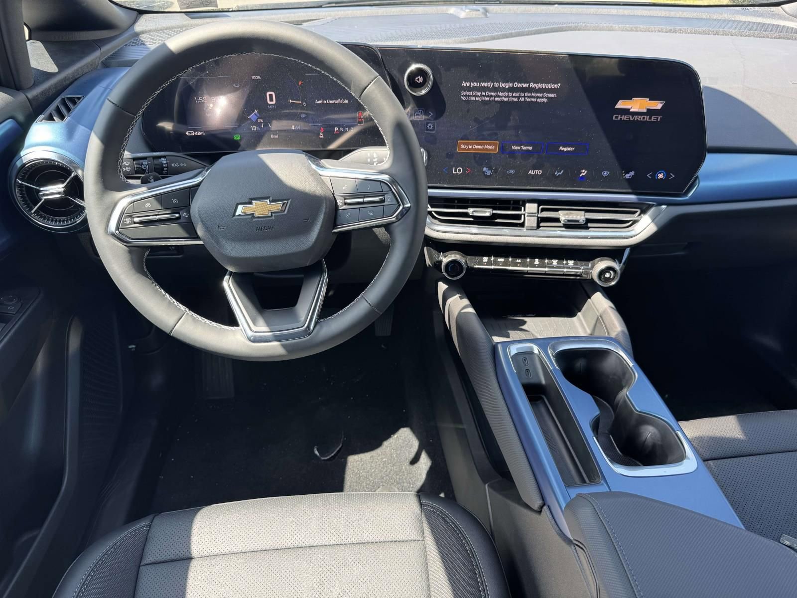 New 2026 Chevrolet Equinox EV LT w/ LPO, Blackout Package FWD image 8