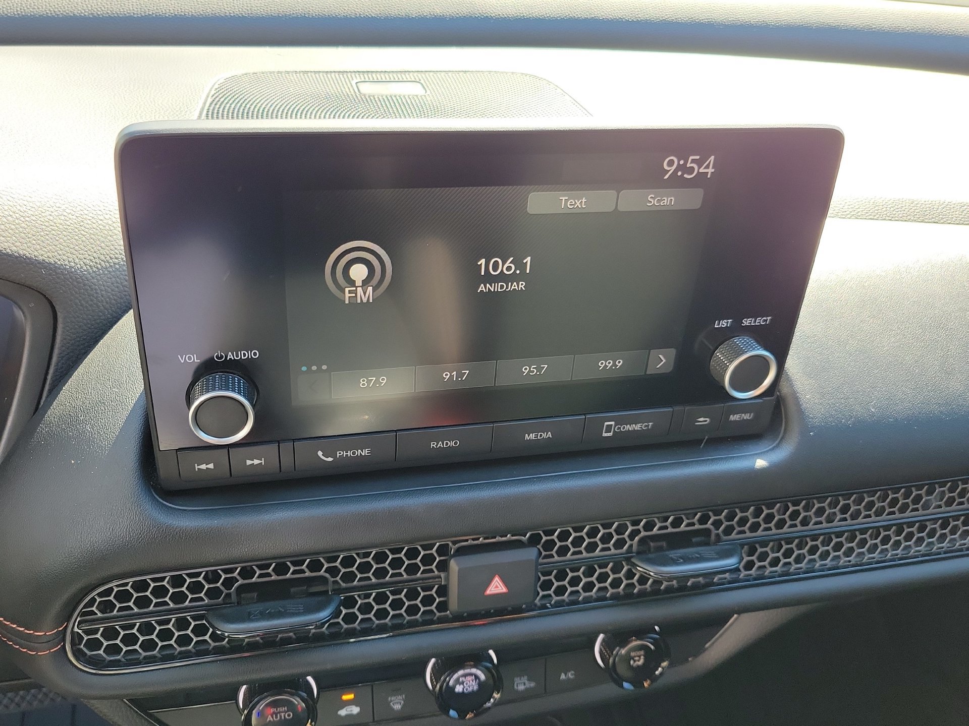 Used 2024 Honda HR-V Sport image 32