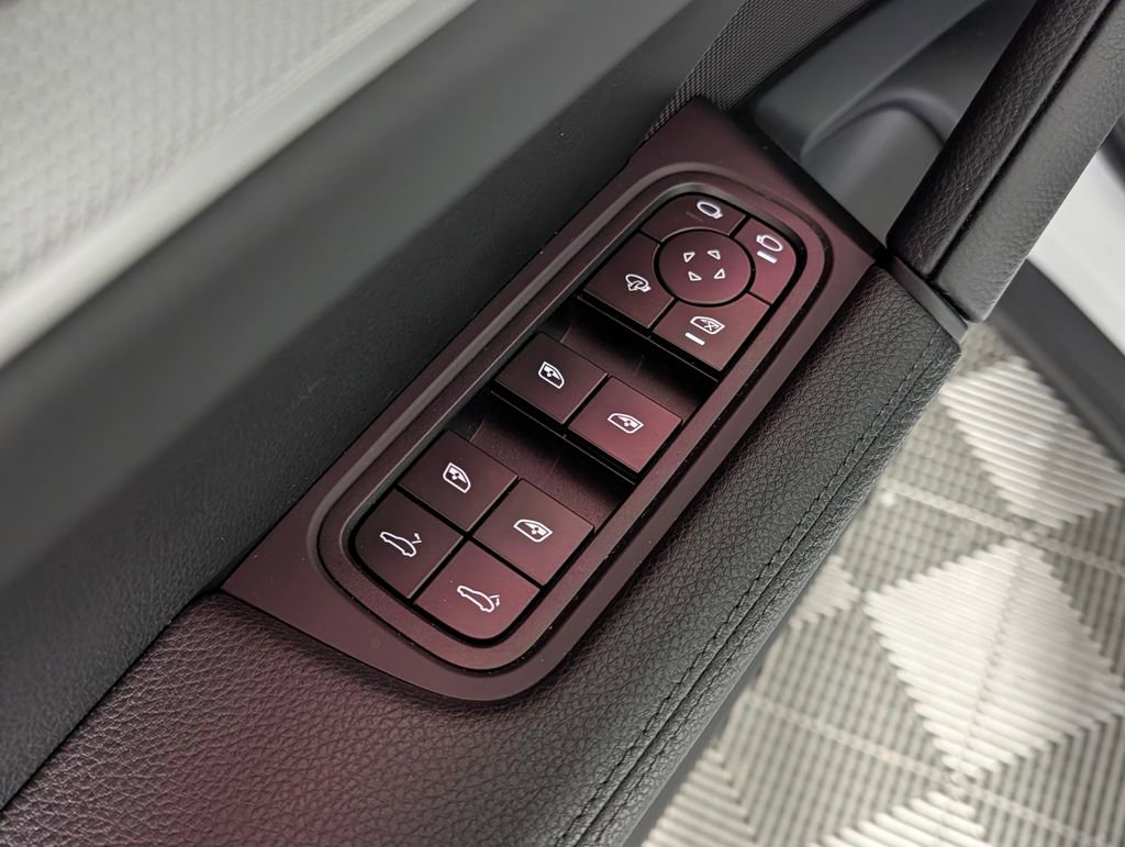 Certified 2025 Porsche Cayenne Coupe image 26