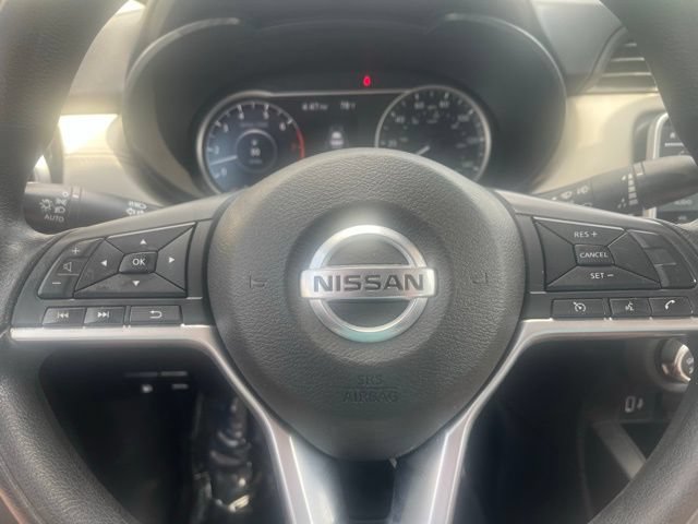Used 2020 Nissan Versa SV FWD image 14
