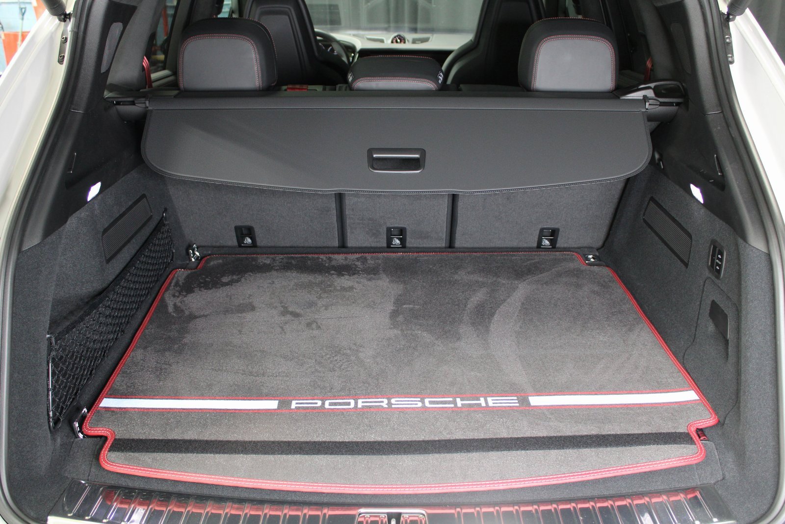 New 2025 Porsche Cayenne Turbo image 17