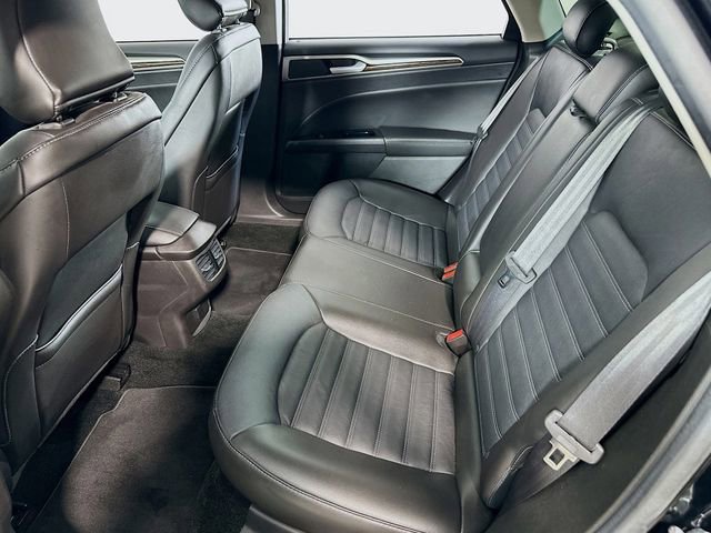 Used 2016 Ford Fusion SE w/ Equipment Group 202A AWD/4WD image 17