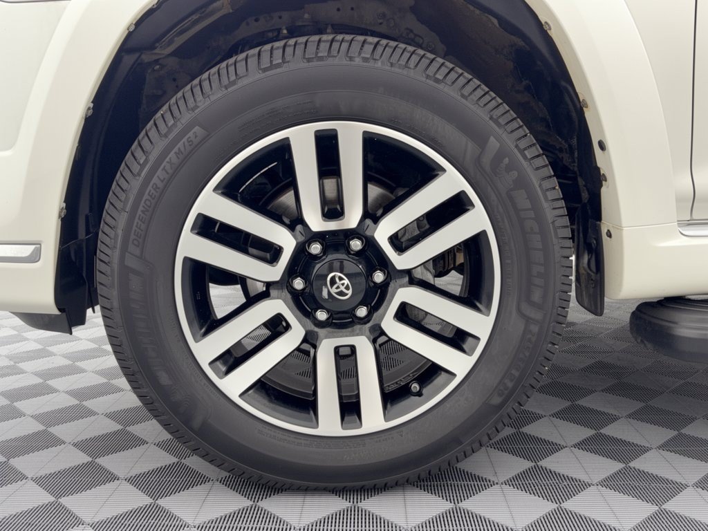 Used 2018 Toyota 4Runner Limited AWD/4WD image 13