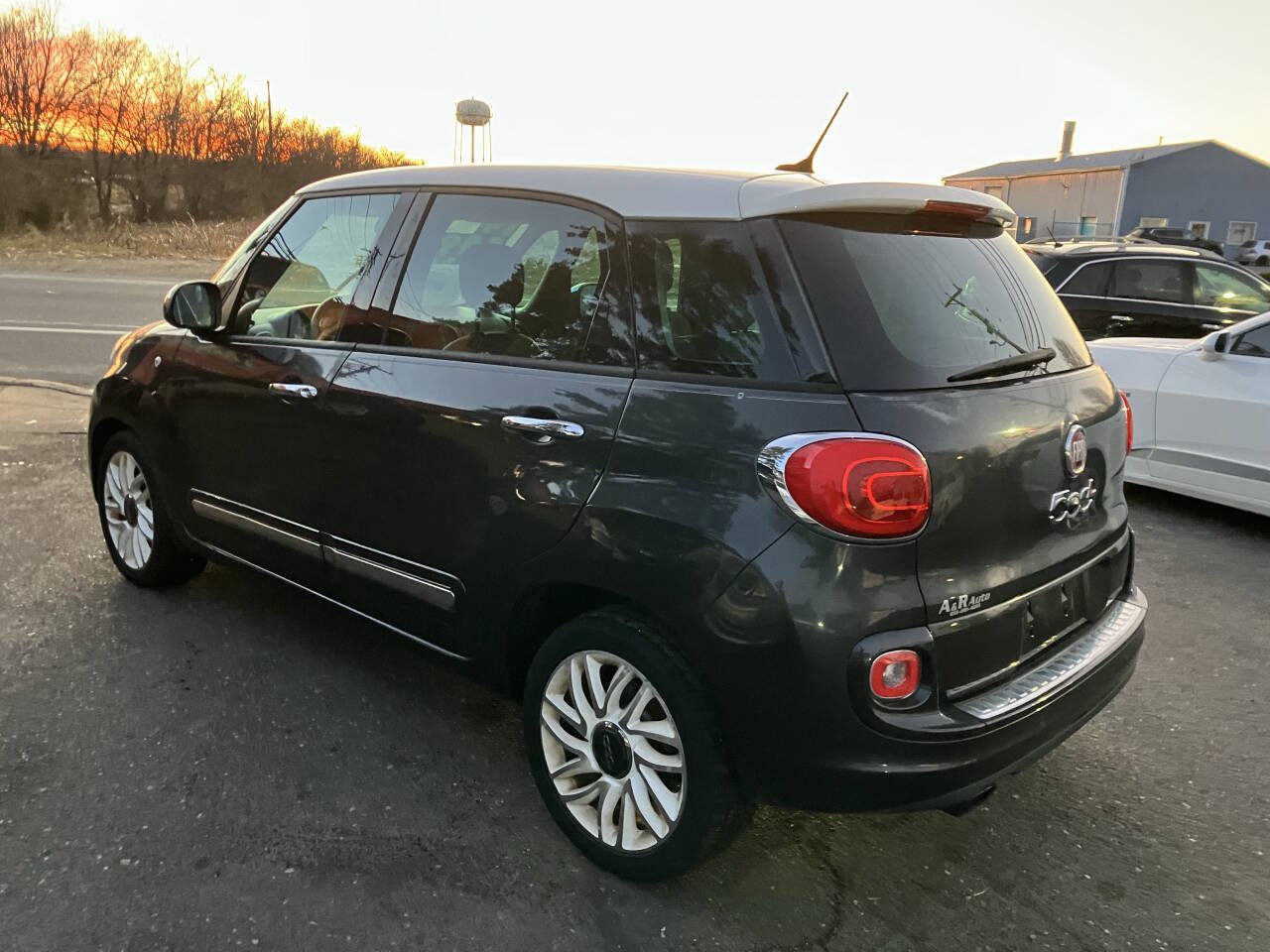 Used 2014 FIAT 500L Lounge FWD image 9