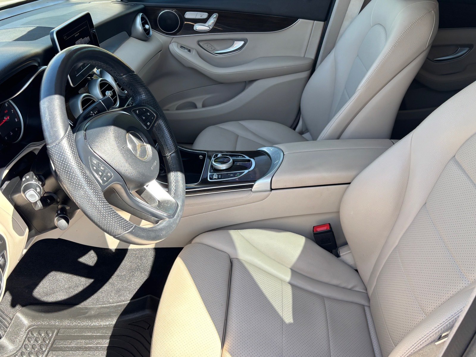 Used 2019 Mercedes-Benz GLC 300 image 21